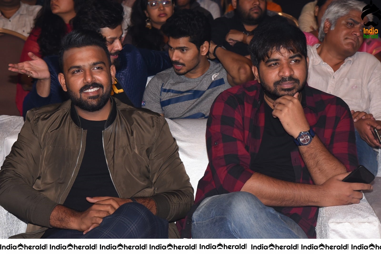 Choosi Choodangaane Movie Event Set 5