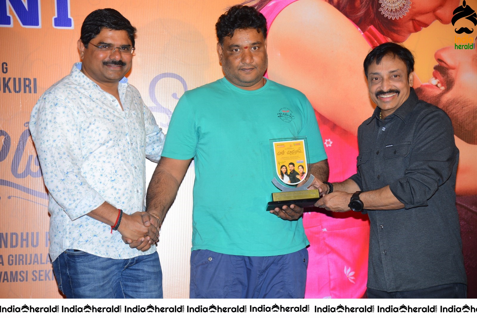 Choosi Choodangane Platinum Disc Press Meet Stills Set 1