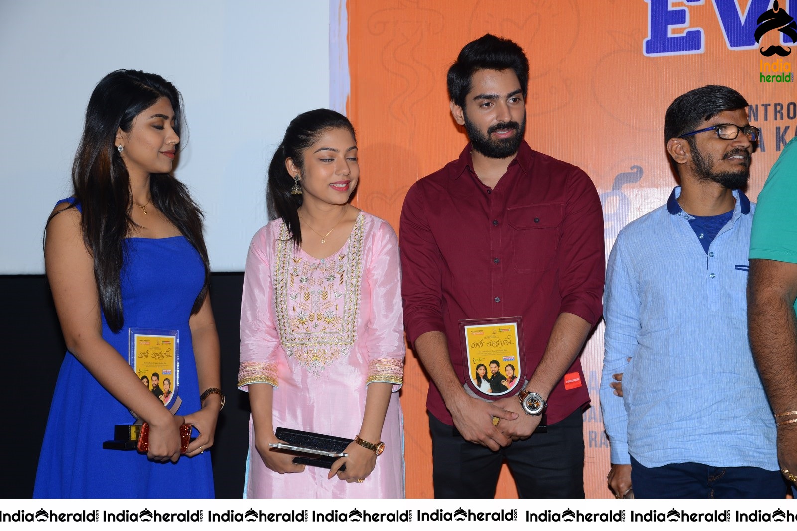 Choosi Choodangane Platinum Disc Press Meet Stills Set 2