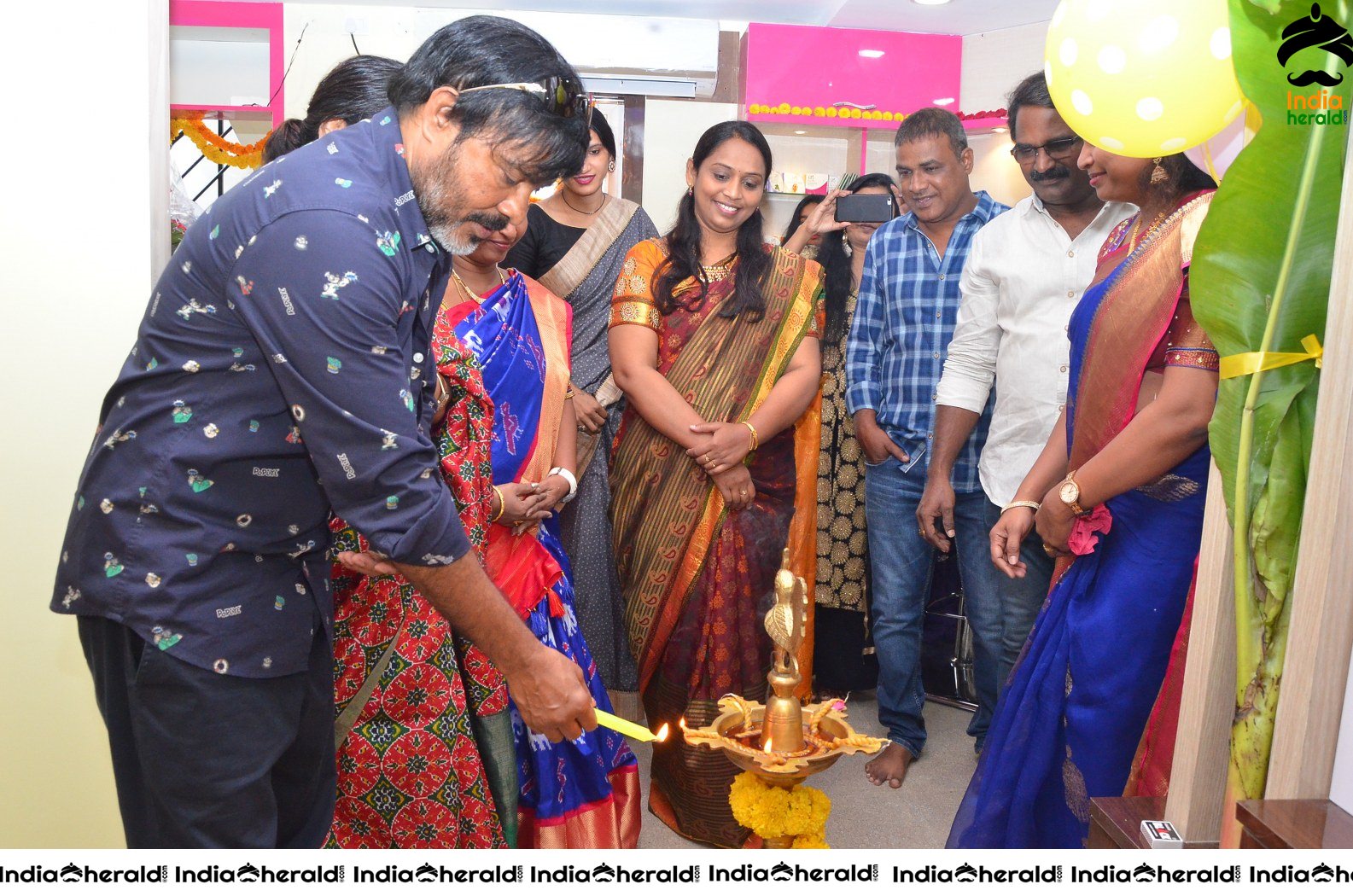 Chota K Naidu Launched Pinks n bloos Beauty Salon and Spa Set 2