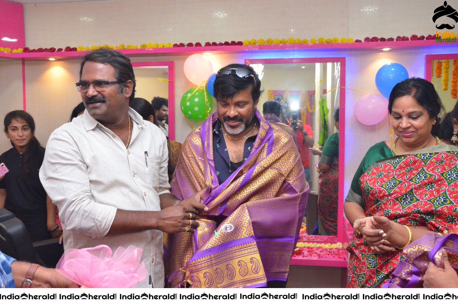 Chota K Naidu Launched Pinks n bloos Beauty Salon and Spa Set 3