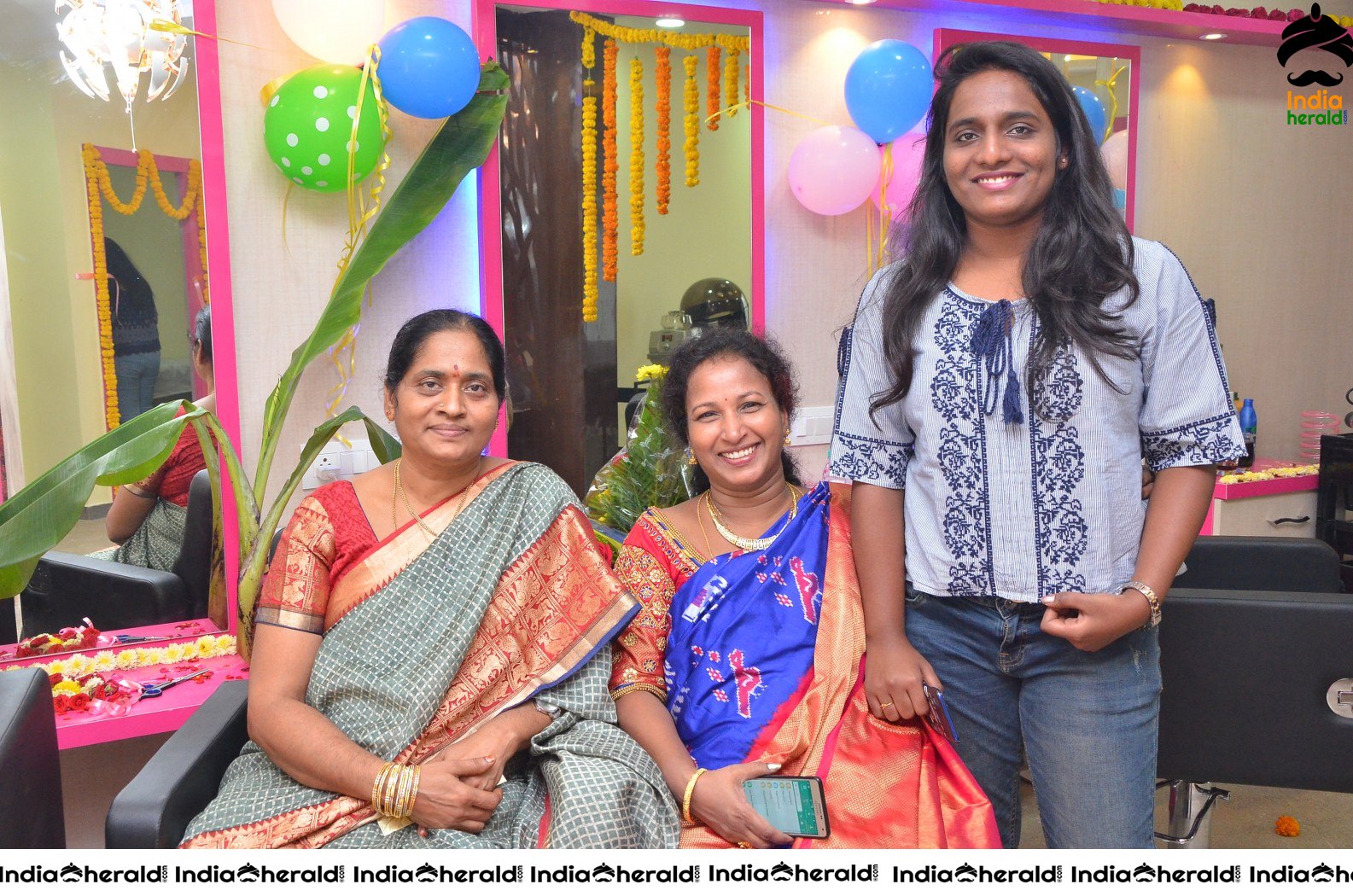 Chota K Naidu Launched Pinks n bloos Beauty Salon and Spa Set 4