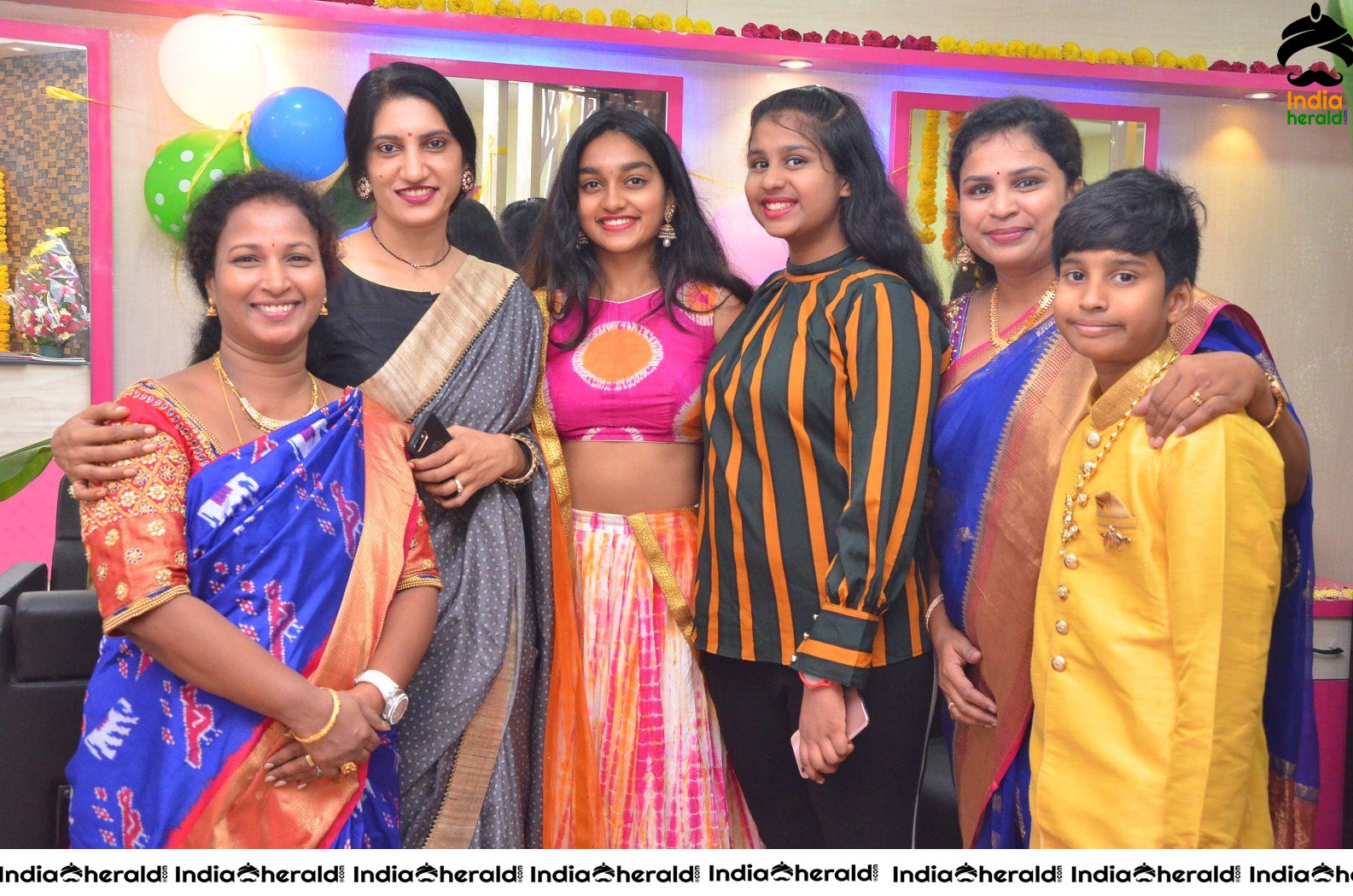 Chota K Naidu Launched Pinks n bloos Beauty Salon and Spa Set 4
