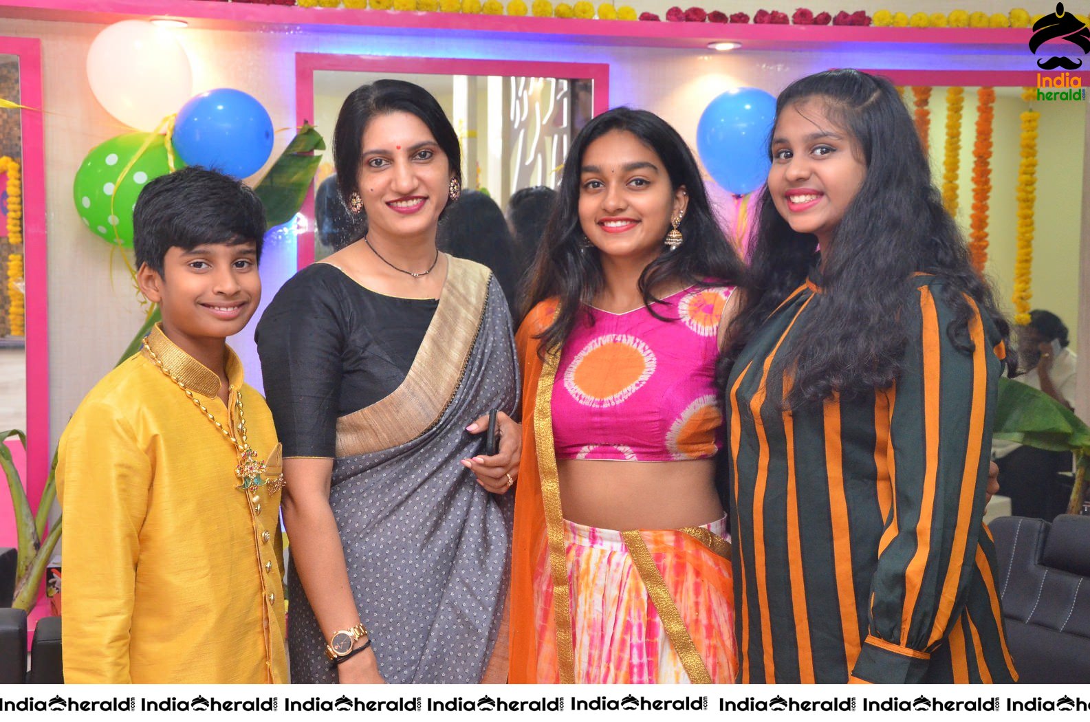 Chota K Naidu Launched Pinks n bloos Beauty Salon and Spa Set 5