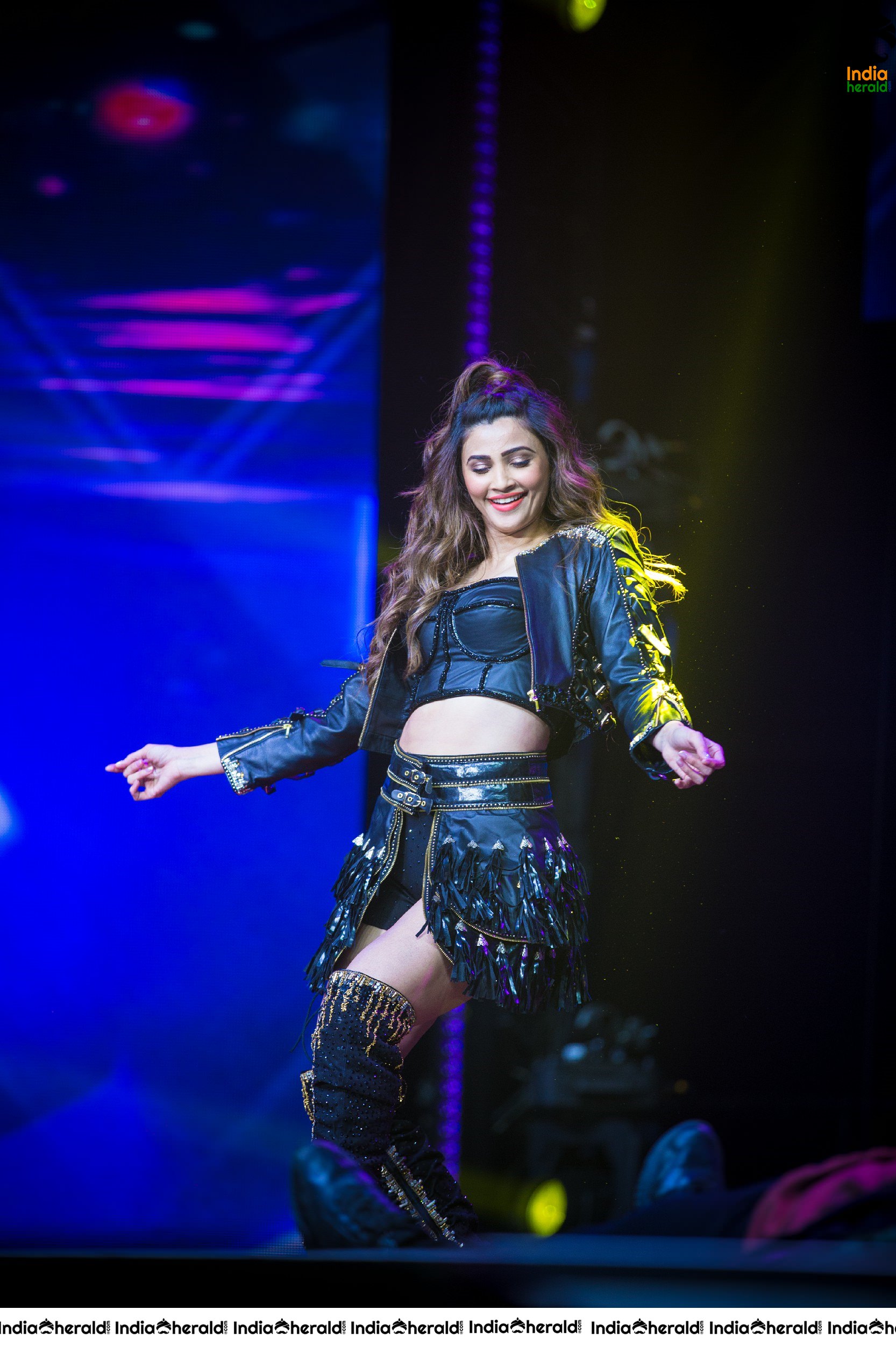 DaBangg Live in Concert Stills Set 1