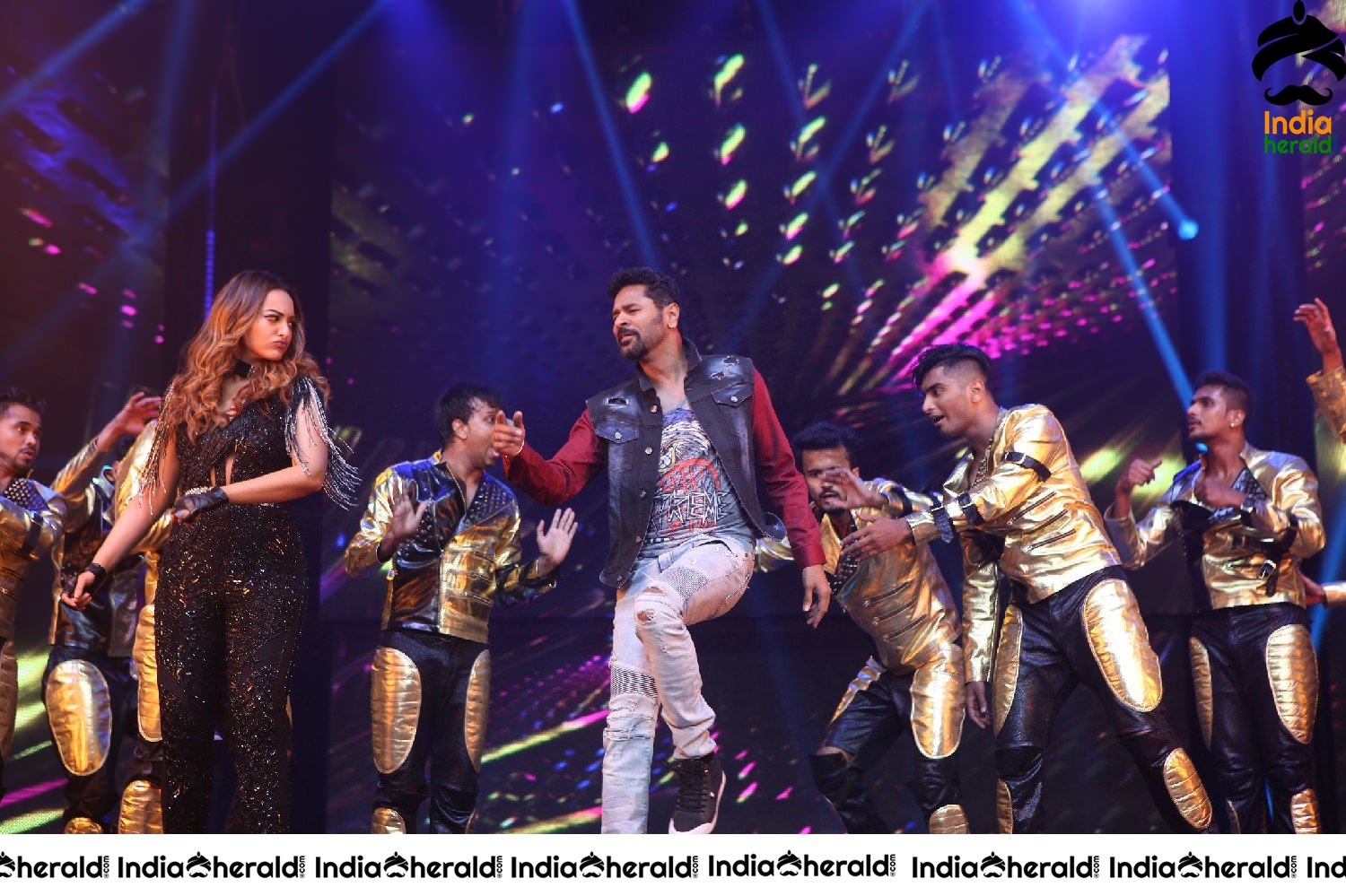 DaBangg Live In Concert Stills Set 2