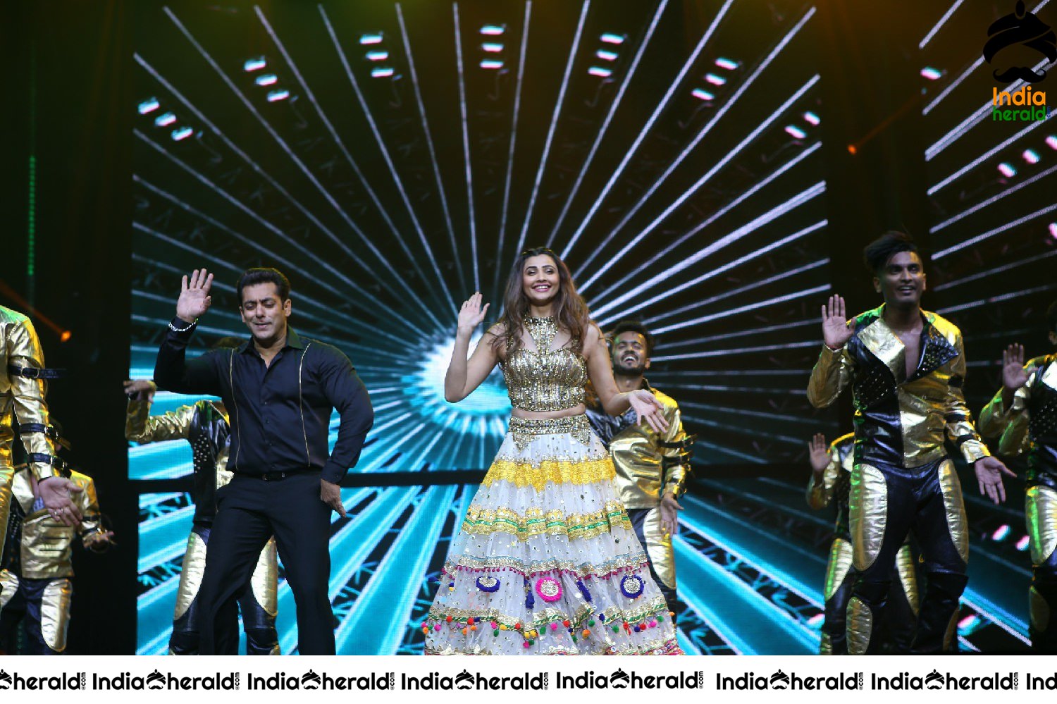 DaBangg Live In Concert Stills Set 2