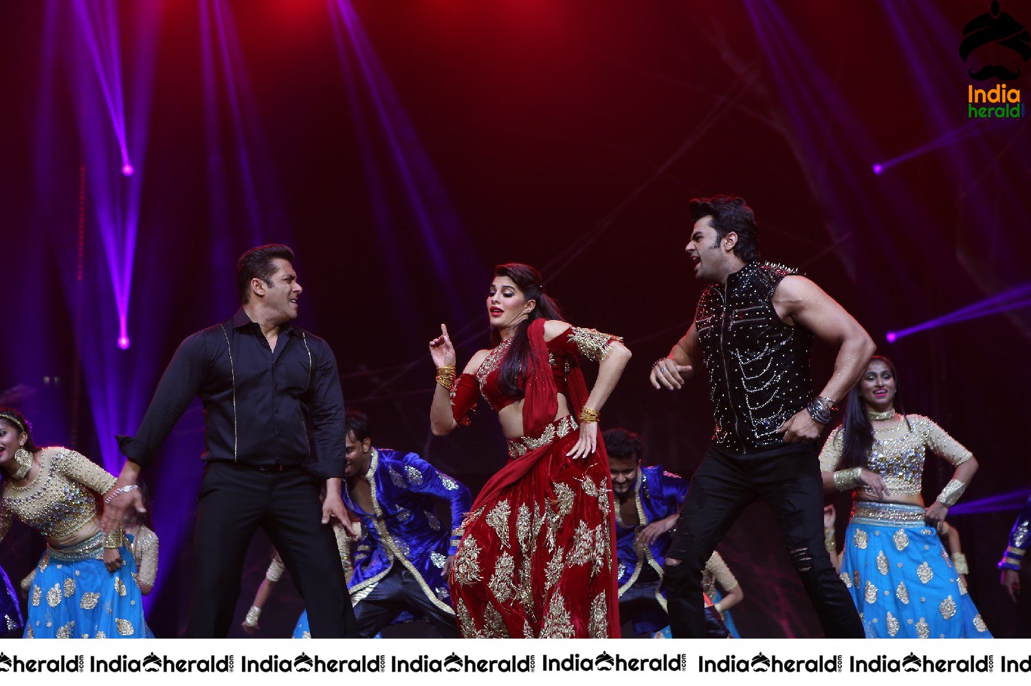 DaBangg Live In Concert Stills Set 3