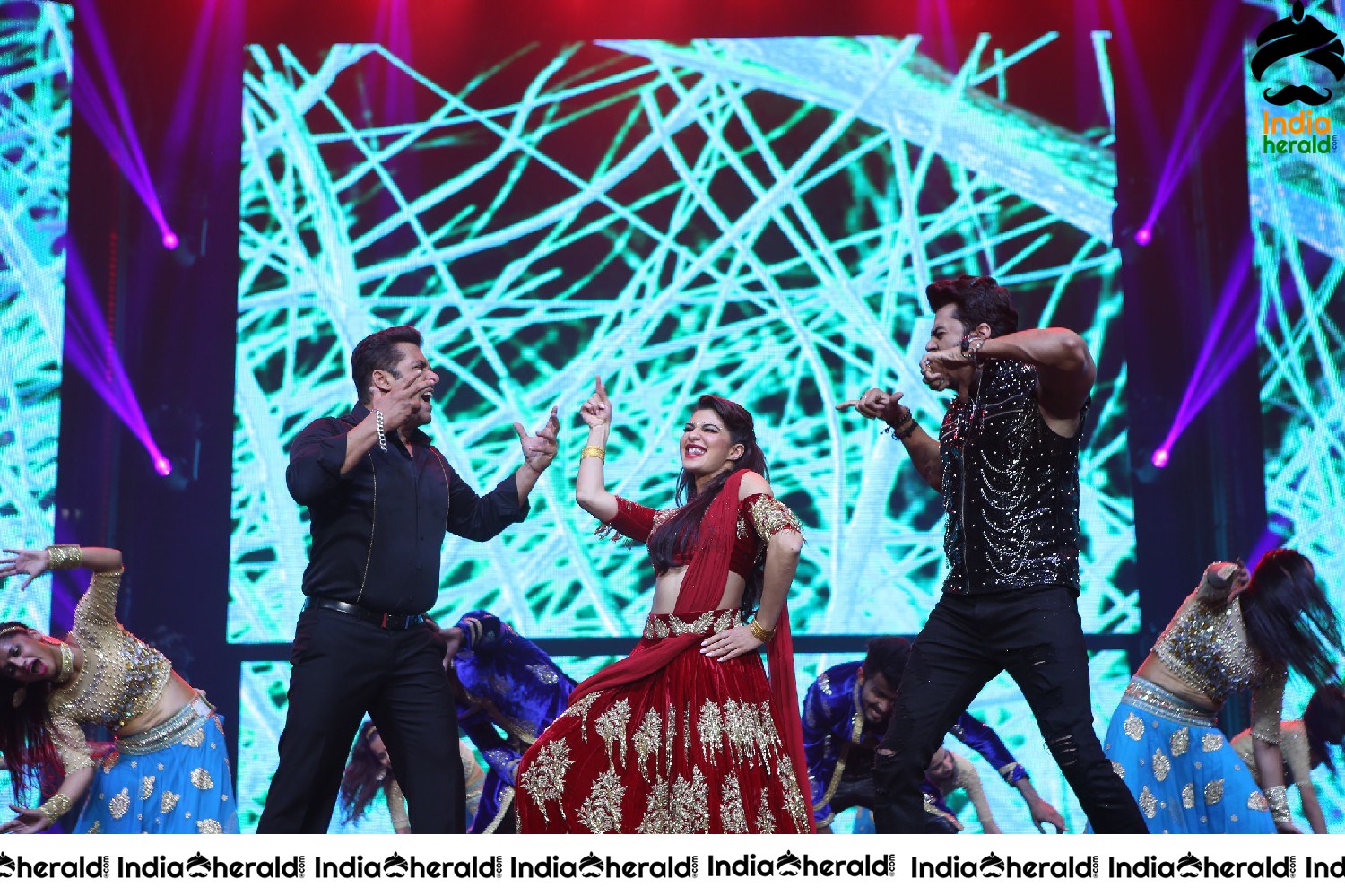 DaBangg Live In Concert Stills Set 3