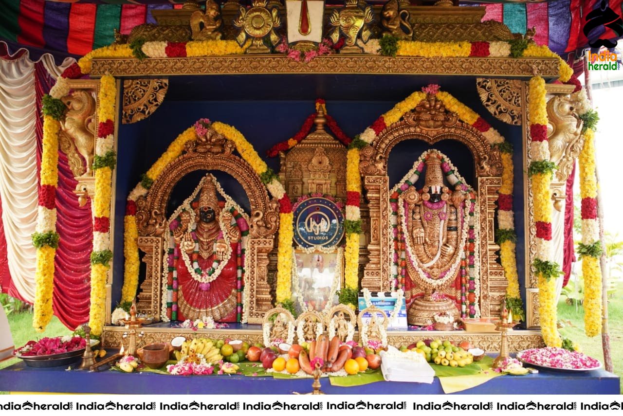 Dikkiloona Movie Pooja Stills