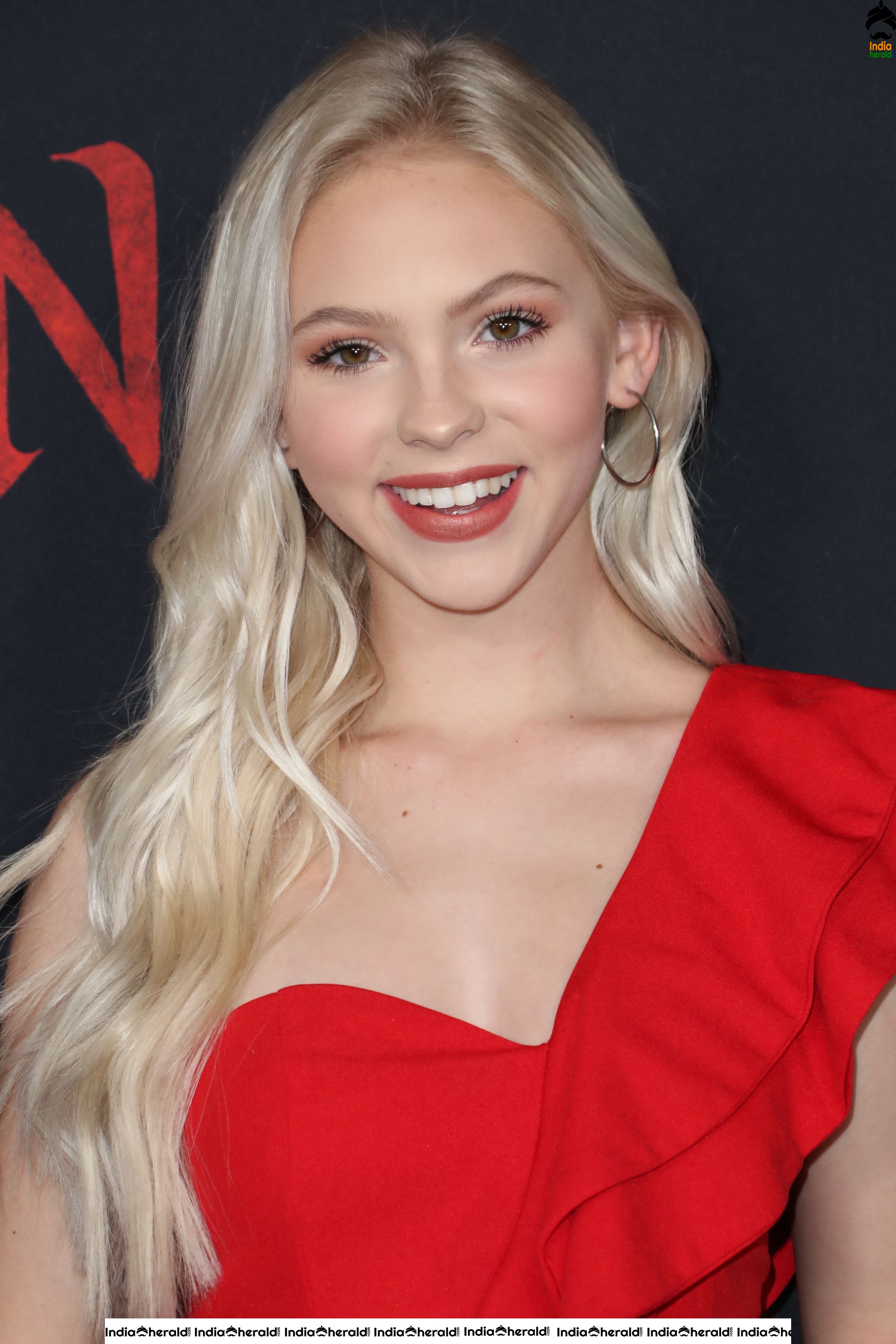 Disney MULAN Premiere in Hollywood CA Set 3