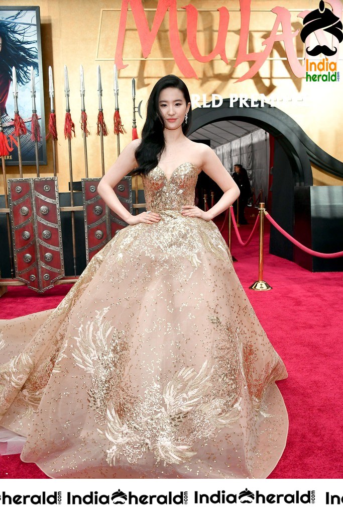 Disney MULAN Premiere in Hollywood CA Set 4