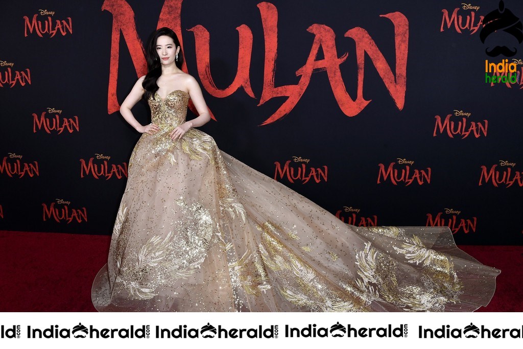 Disney MULAN Premiere in Hollywood CA Set 5