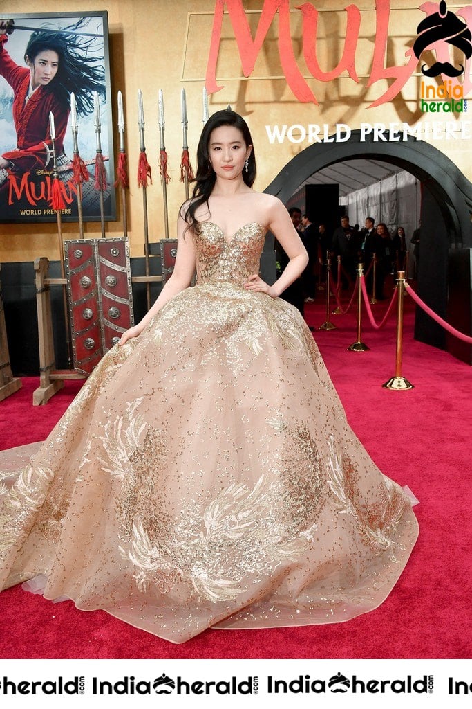 Disney MULAN Premiere in Hollywood CA Set 6