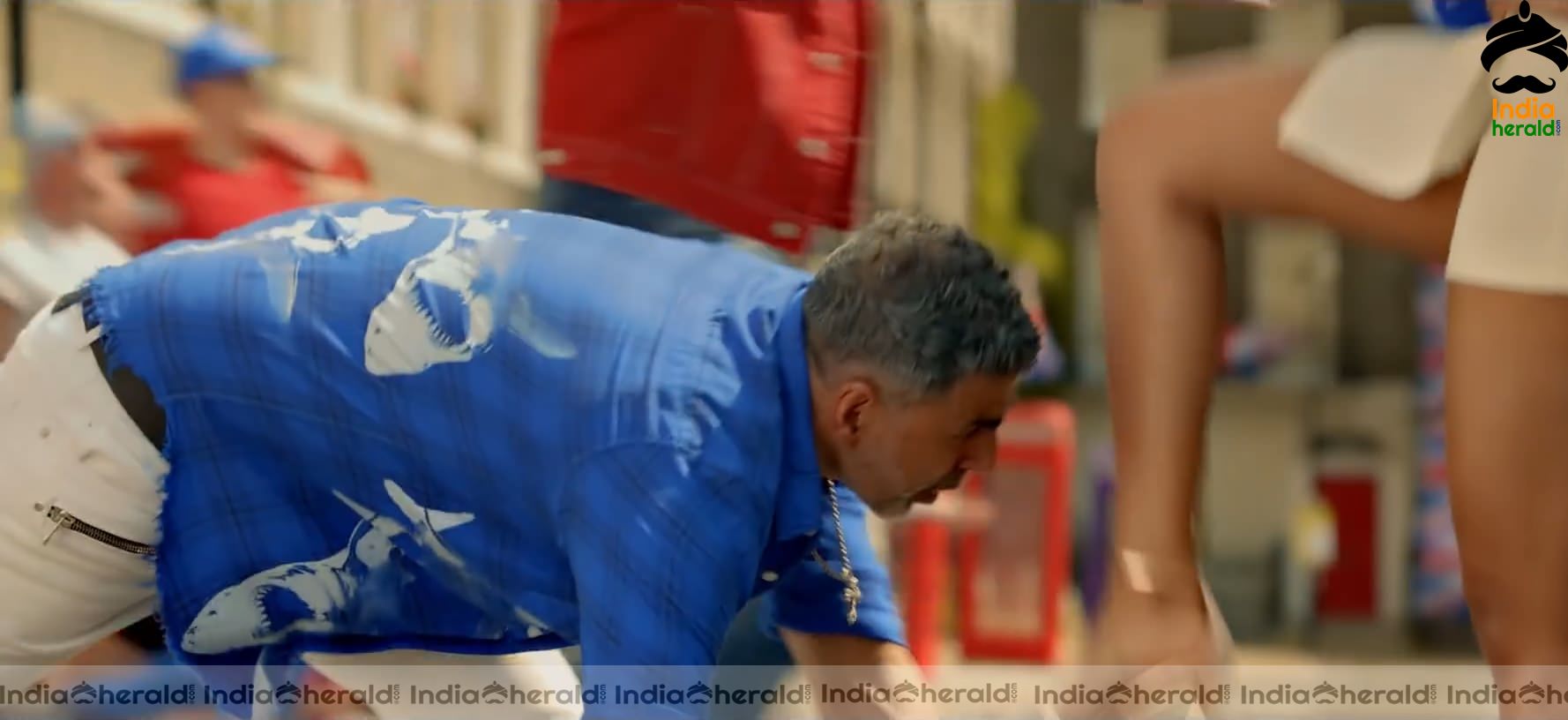 Ek Chumma Song Hot HD Stills Set 4