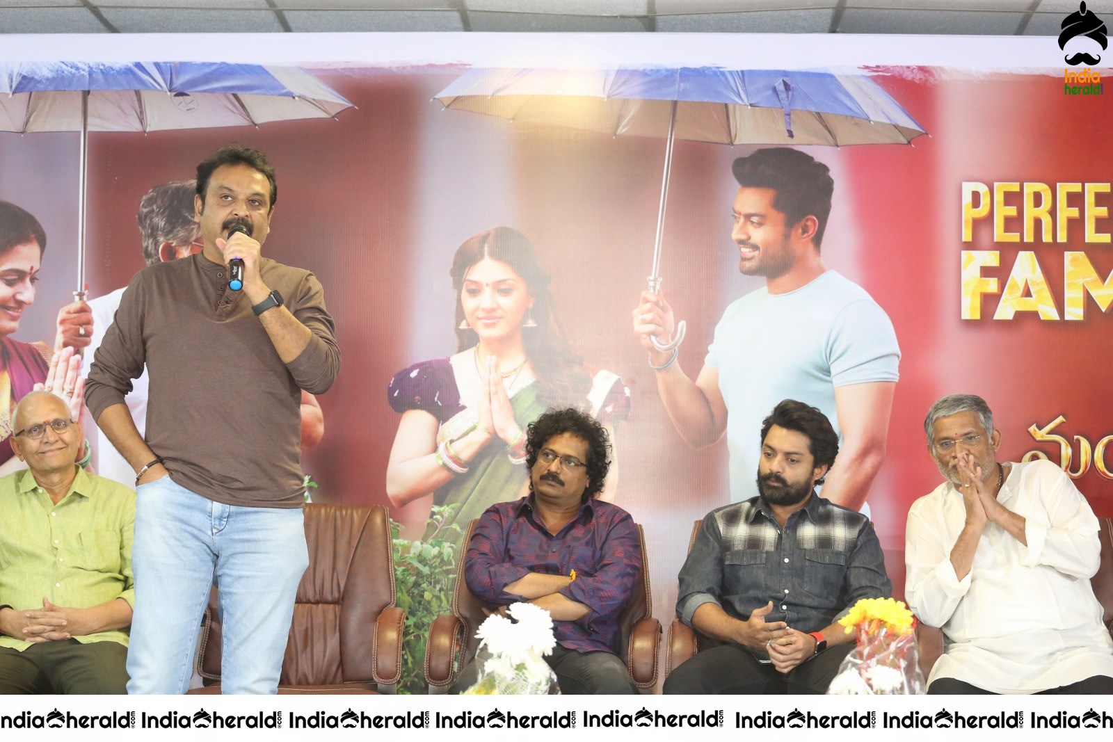Entha Manchivaadavuraa Movie Thanks Meet Set 2