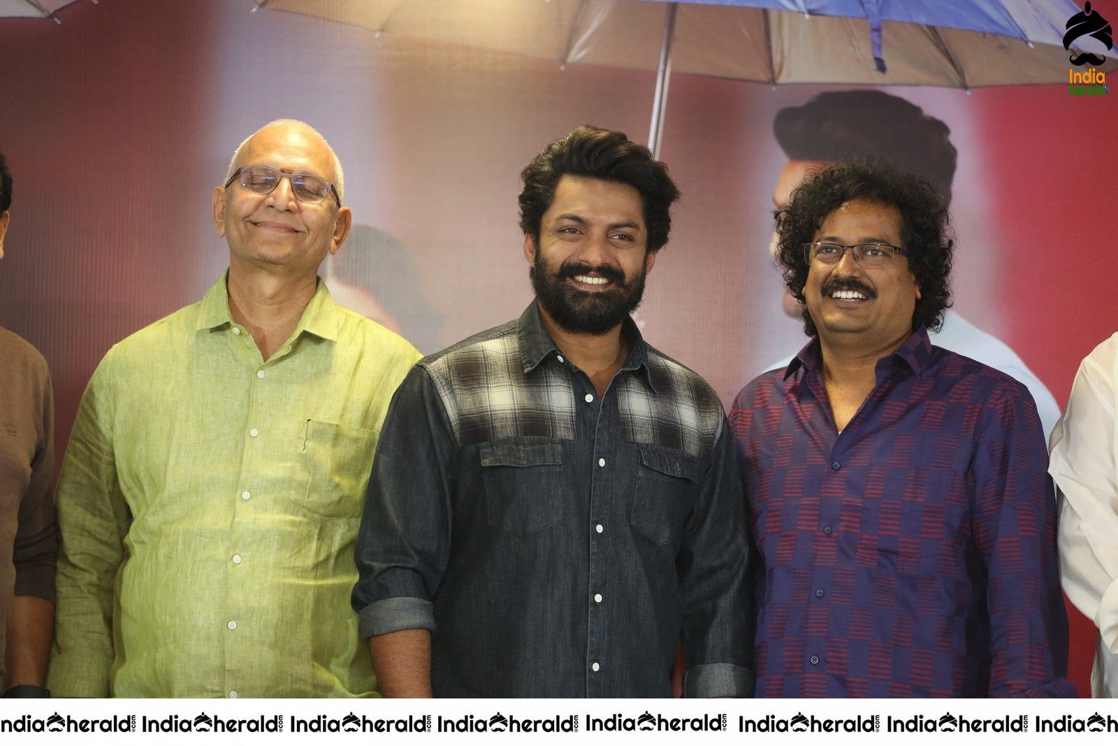 Entha Manchivaadavuraa Movie Thanks Meet Set 2
