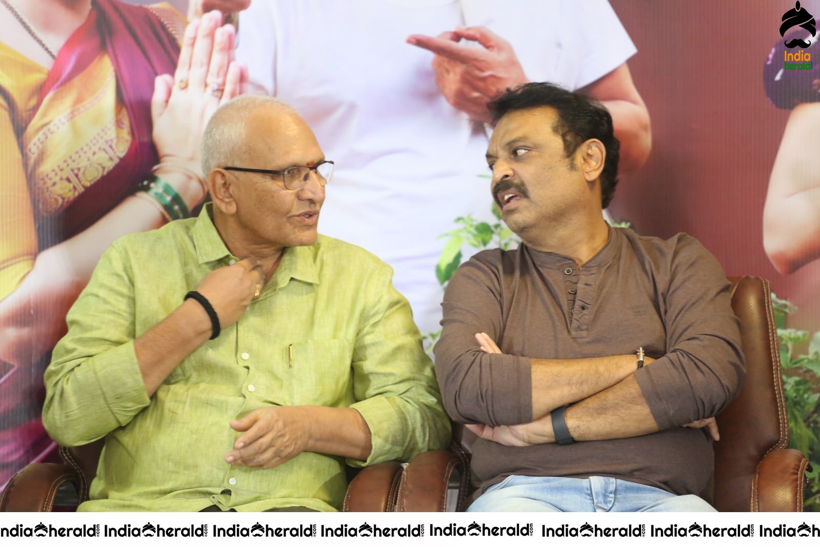 Entha Manchivaadavuraa Movie Thanks Meet Set 4
