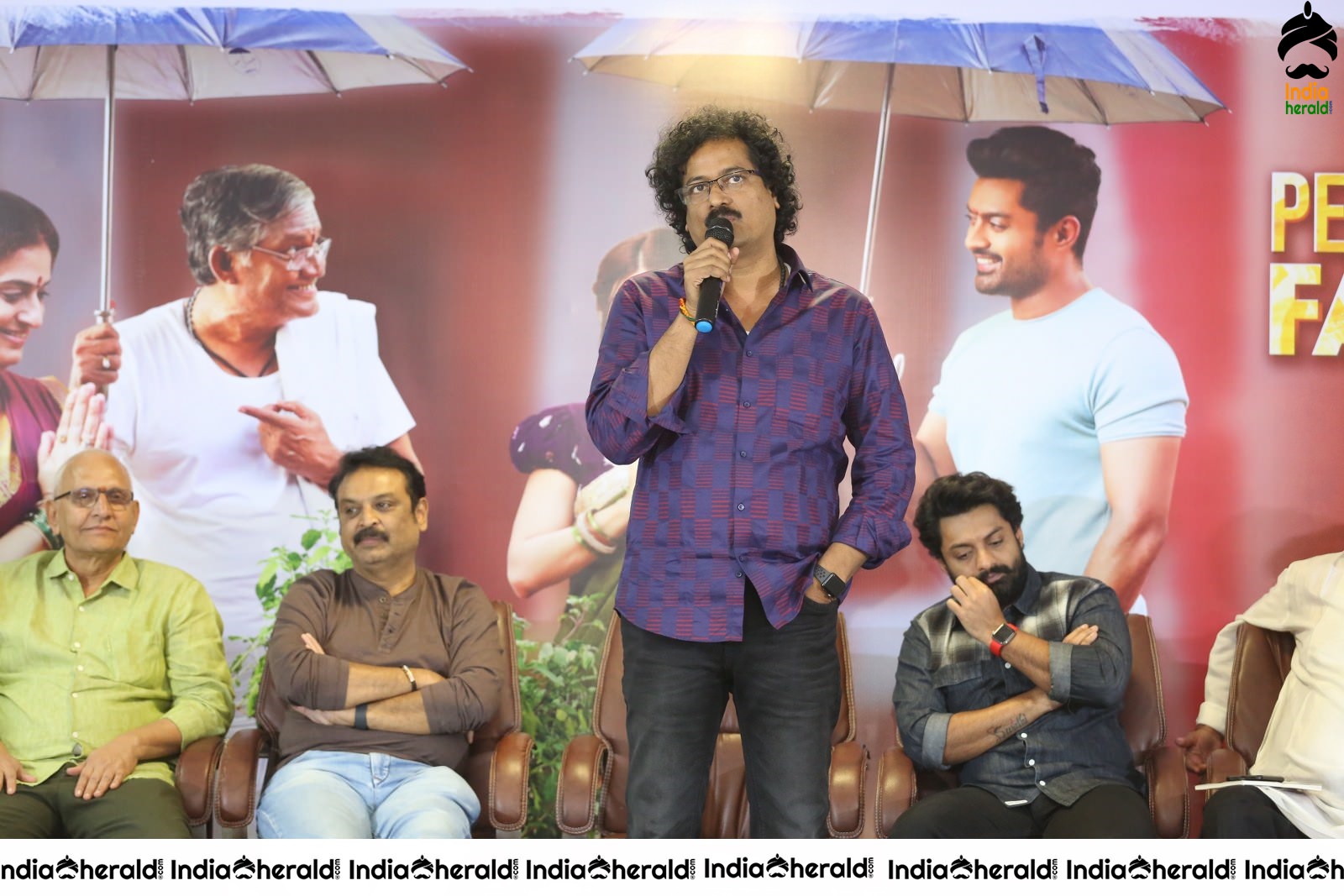 Entha Manchivaadavuraa Movie Thanks Meet Set 5