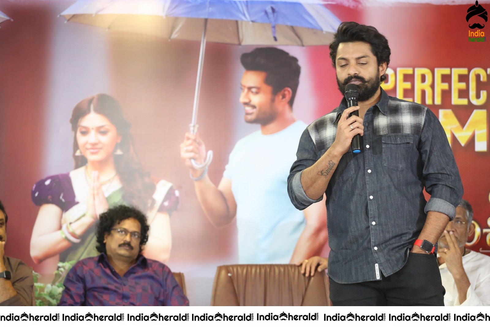 Entha Manchivaadavuraa Movie Thanks Meet Set 6