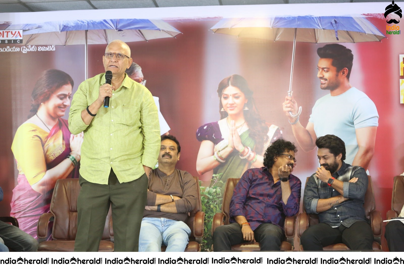 Entha Manchivaadavuraa Movie Thanks Meet Set 6