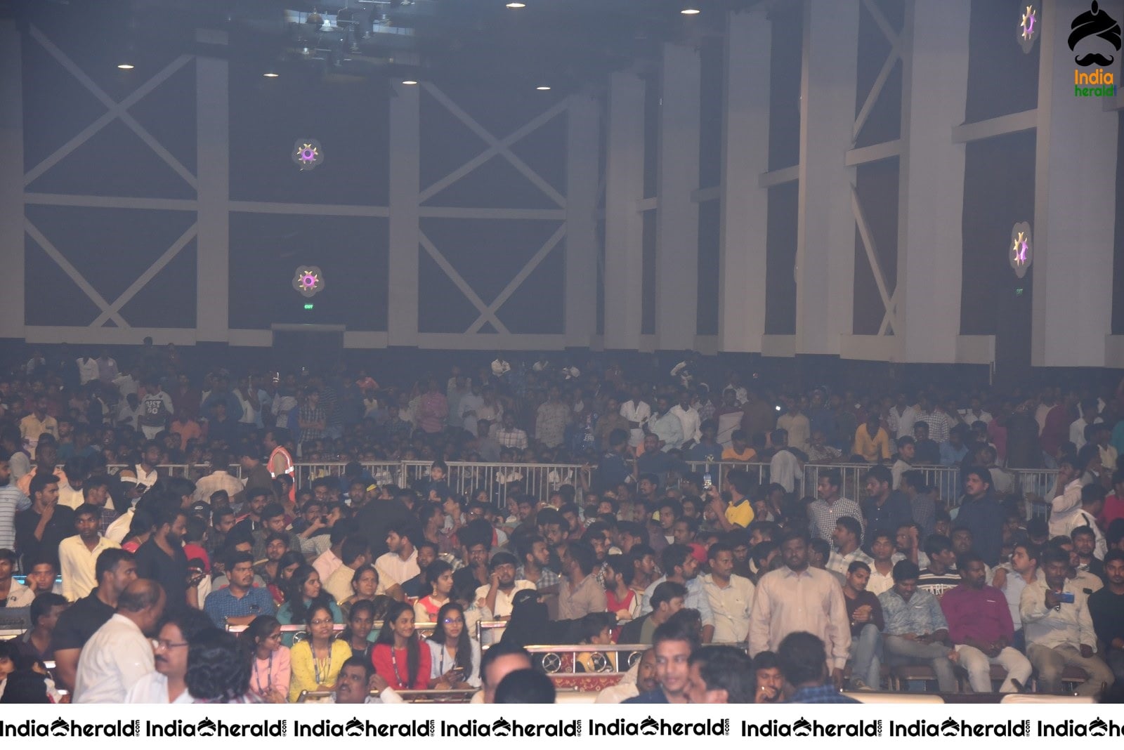 Entha Manchivaadavuraa Pre-Release event photos Set 3