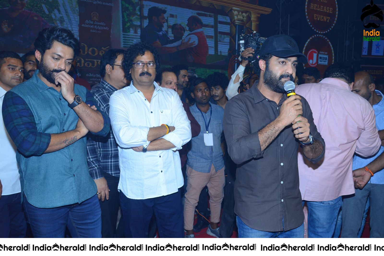 Entha Manchivadura Pre Release Event Set 3