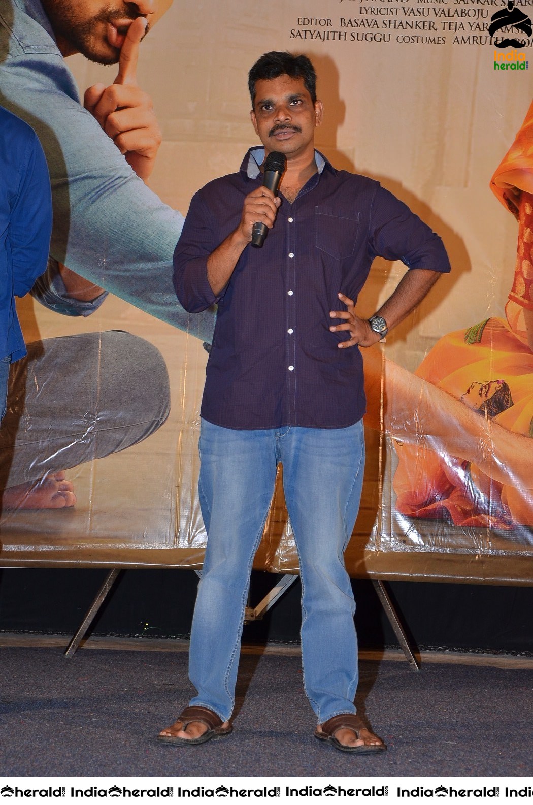 Evariku Cheppoddu Movie Meet Stills Set 1