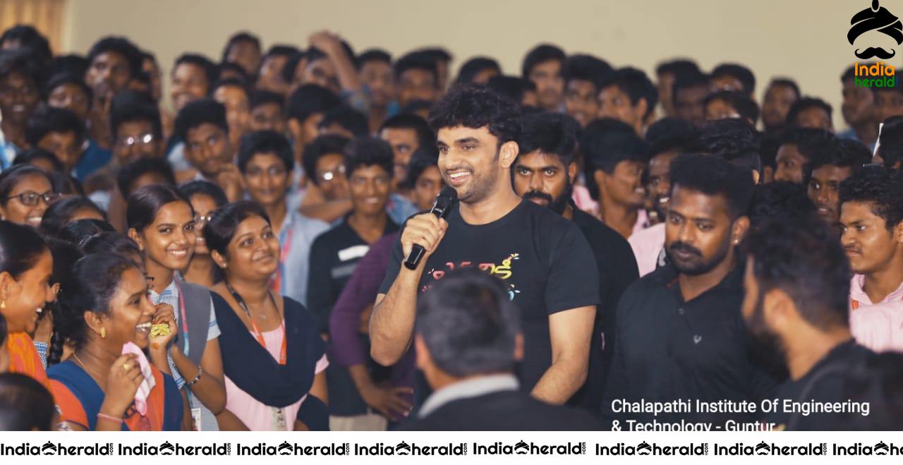 Evvarikee Cheppodu Team At Guntur