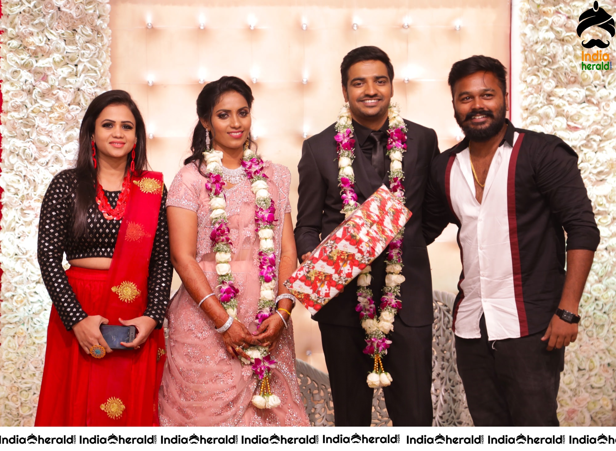 Famous Comedy Actor Sathish and Sindhu Wedding Stills Set 8