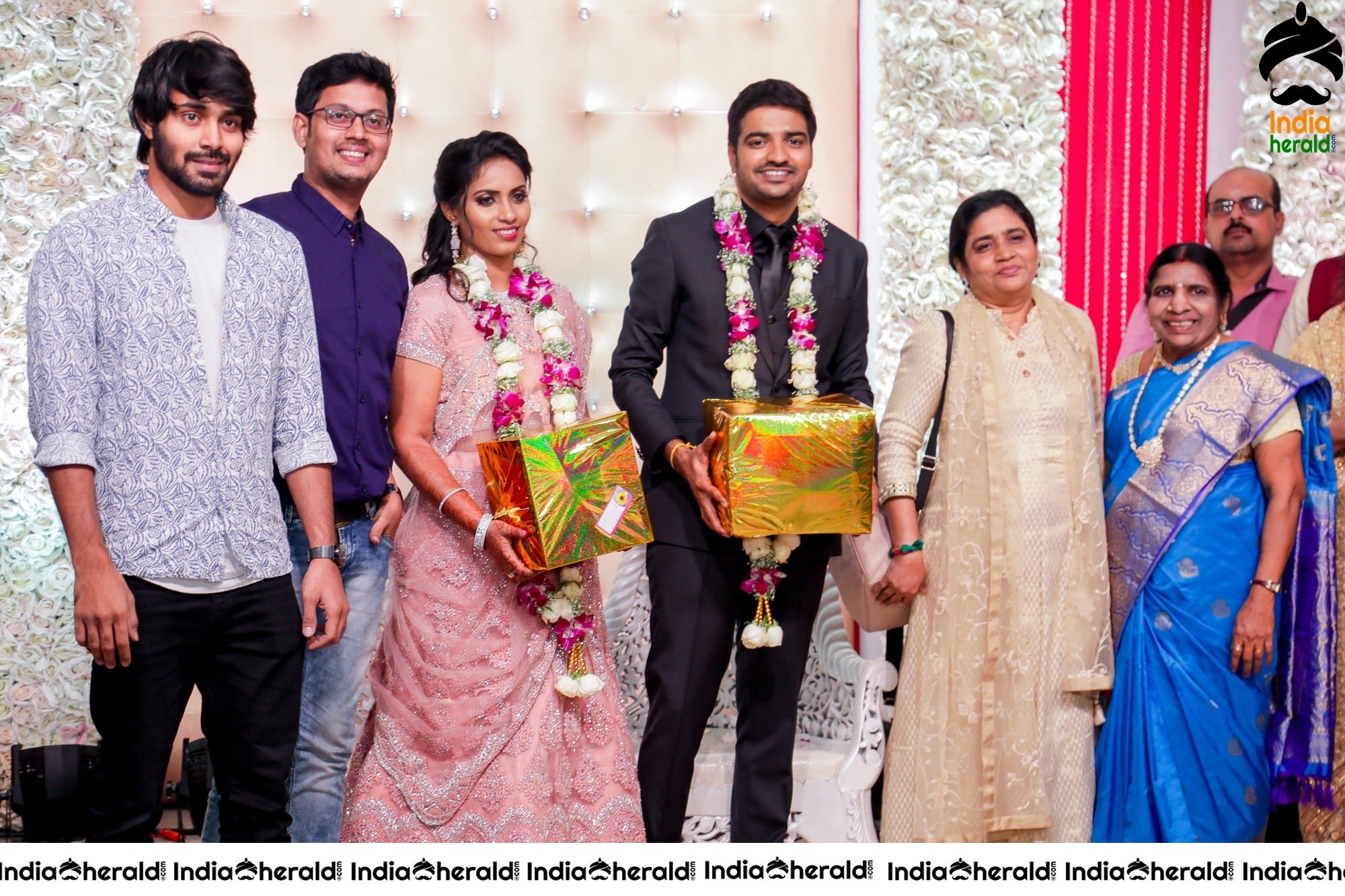 Famous Comedy Actor Sathish and Sindhu Wedding Stills Set 8