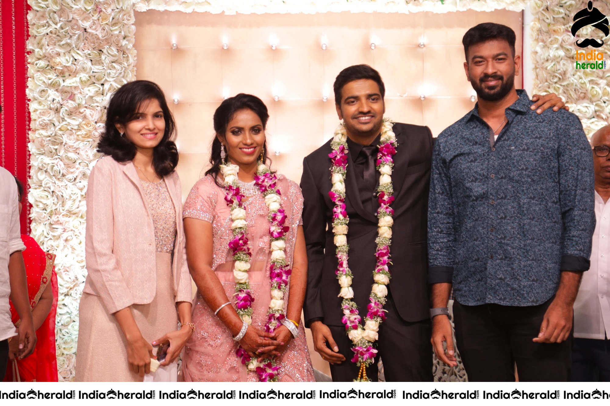 Famous Comedy Actor Sathish and Sindhu Wedding Stills Set 8