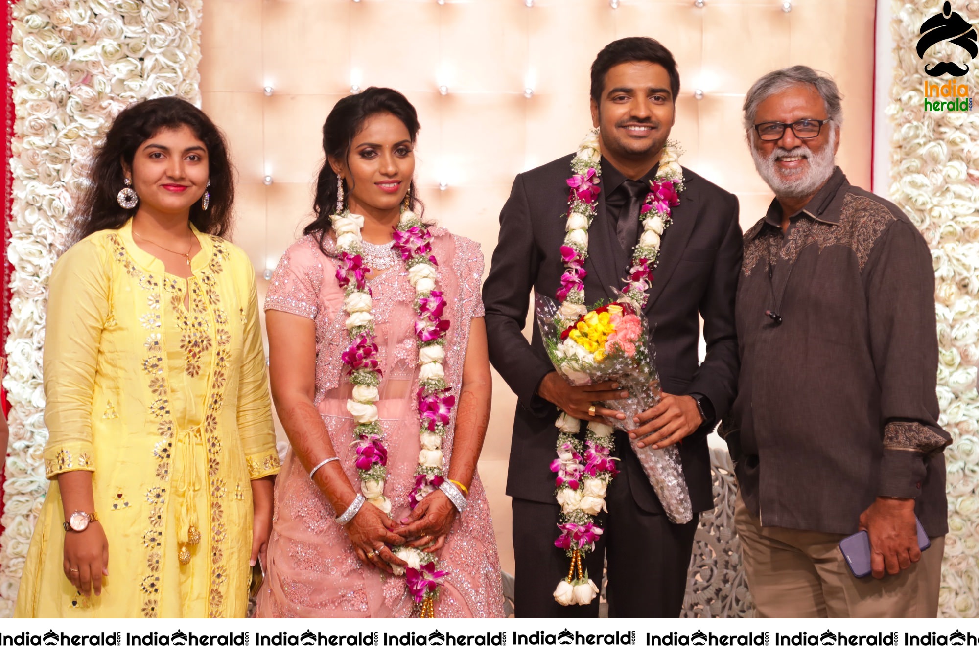 Famous Comedy Actor Sathish and Sindhu Wedding Stills Set 8