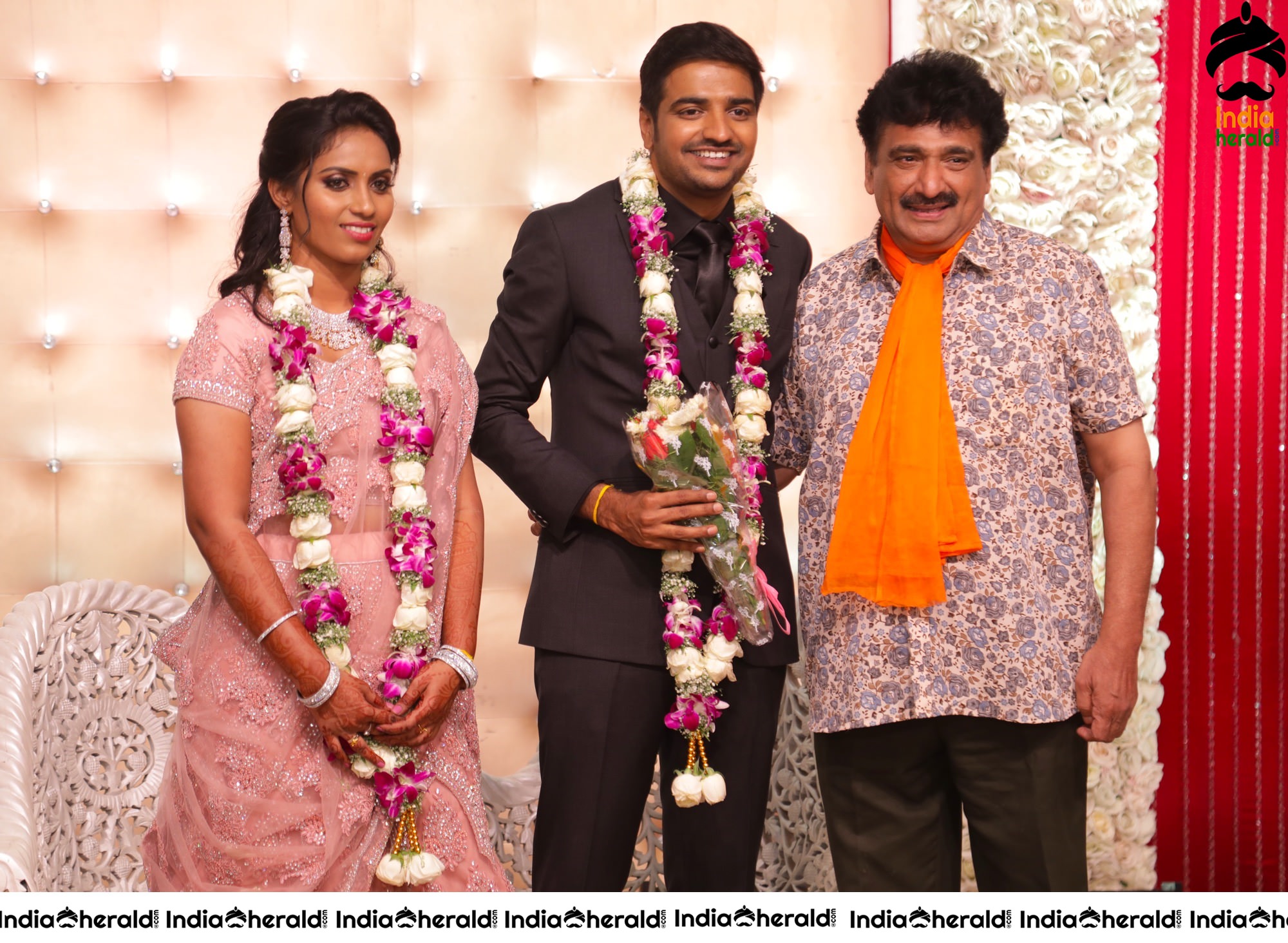 Famous Comedy Actor Sathish and Sindhu Wedding Stills Set 8