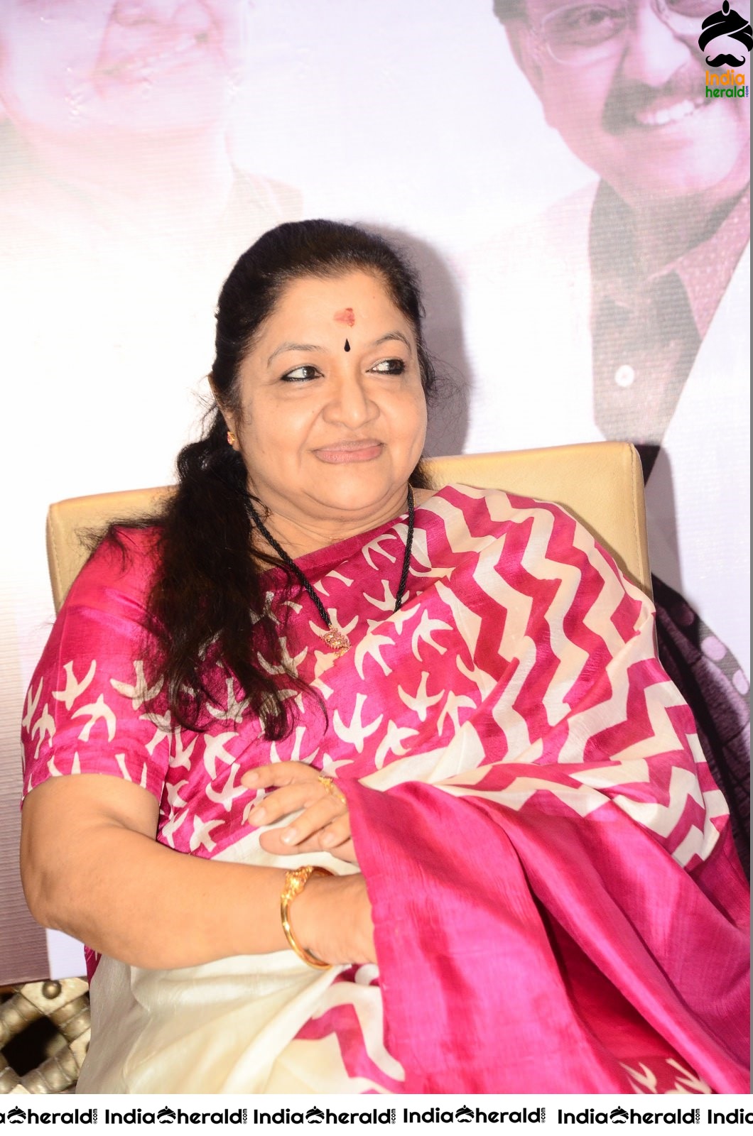 Famous Legendary Female Playback Singer Chitra Photos Set 1