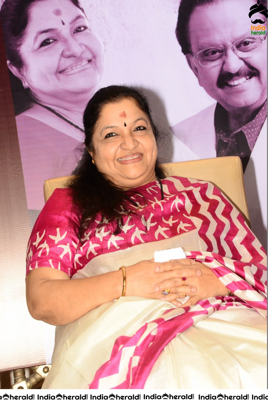 Famous Legendary Female Playback Singer Chitra Photos Set 2