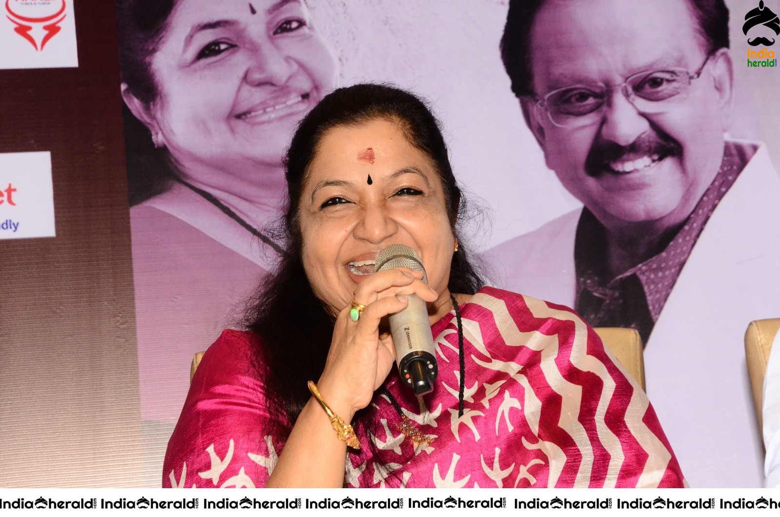 Famous Legendary Female Playback Singer Chitra Photos Set 2