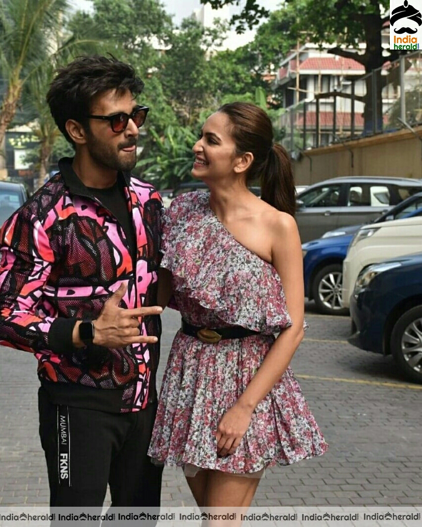 Film Pagalpanti Promotion Stills