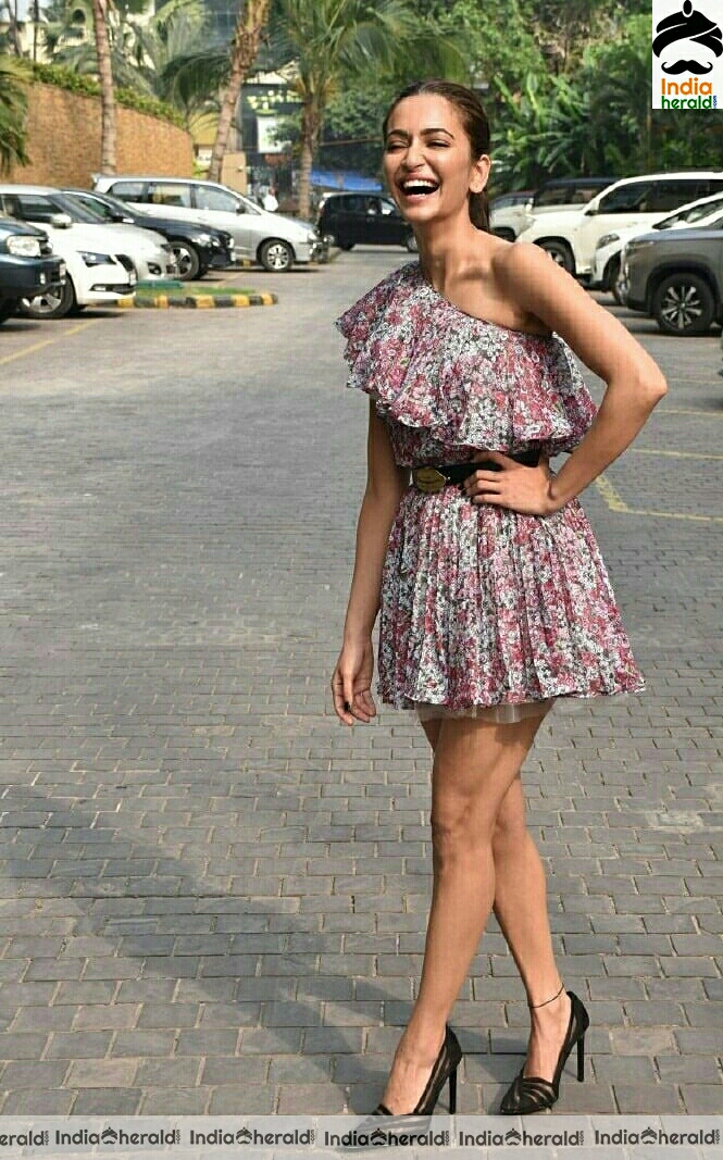 Film Pagalpanti Promotion Stills