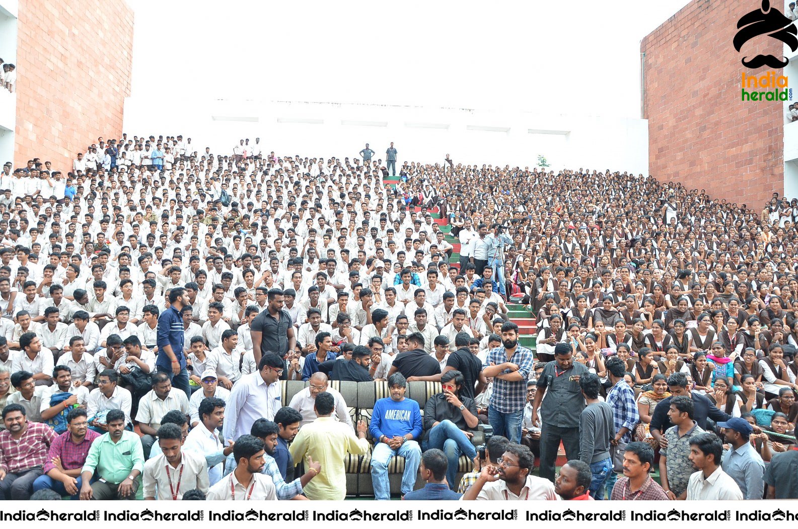 Gaddalakonda Ganesh Team At Vijayawada VVIT College Set 1