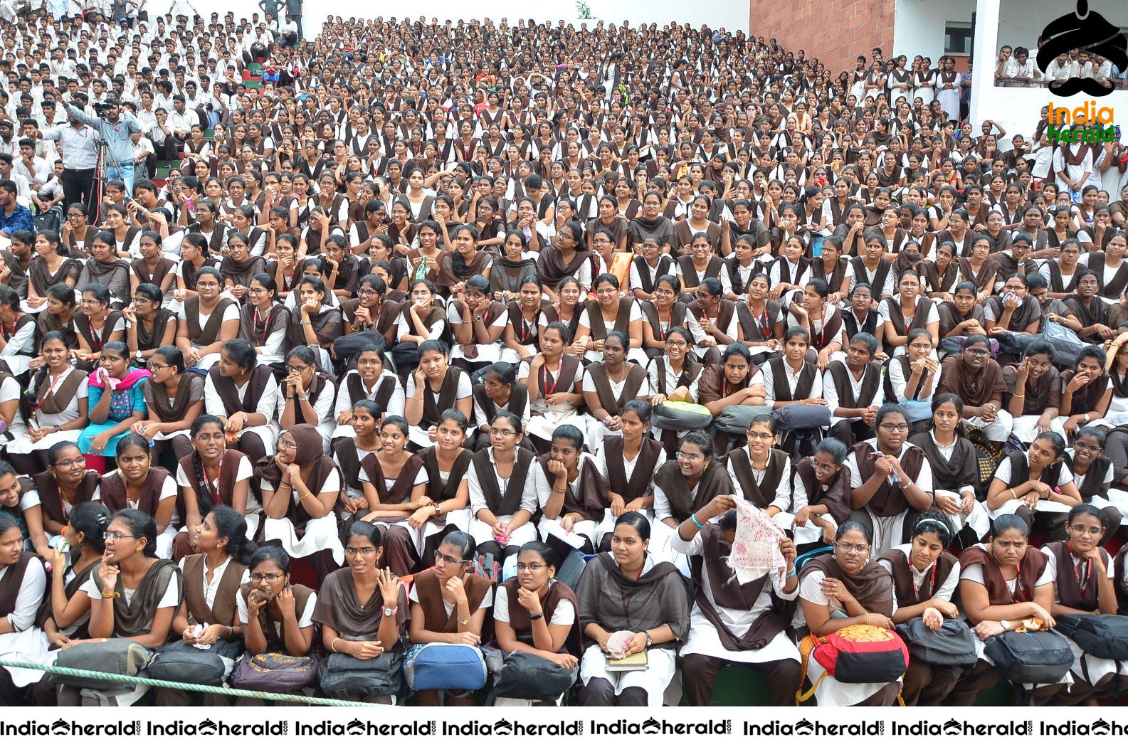 Gaddalakonda Ganesh Team At Vijayawada VVIT College Set 1
