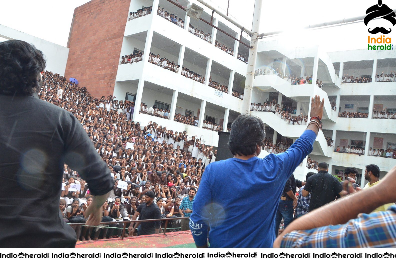 Gaddalakonda Ganesh Team At Vijayawada VVIT College Set 2