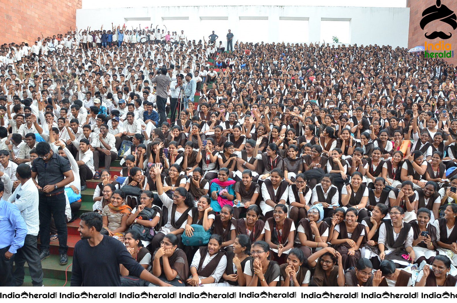 Gaddalakonda Ganesh Team At Vijayawada VVIT College Set 3