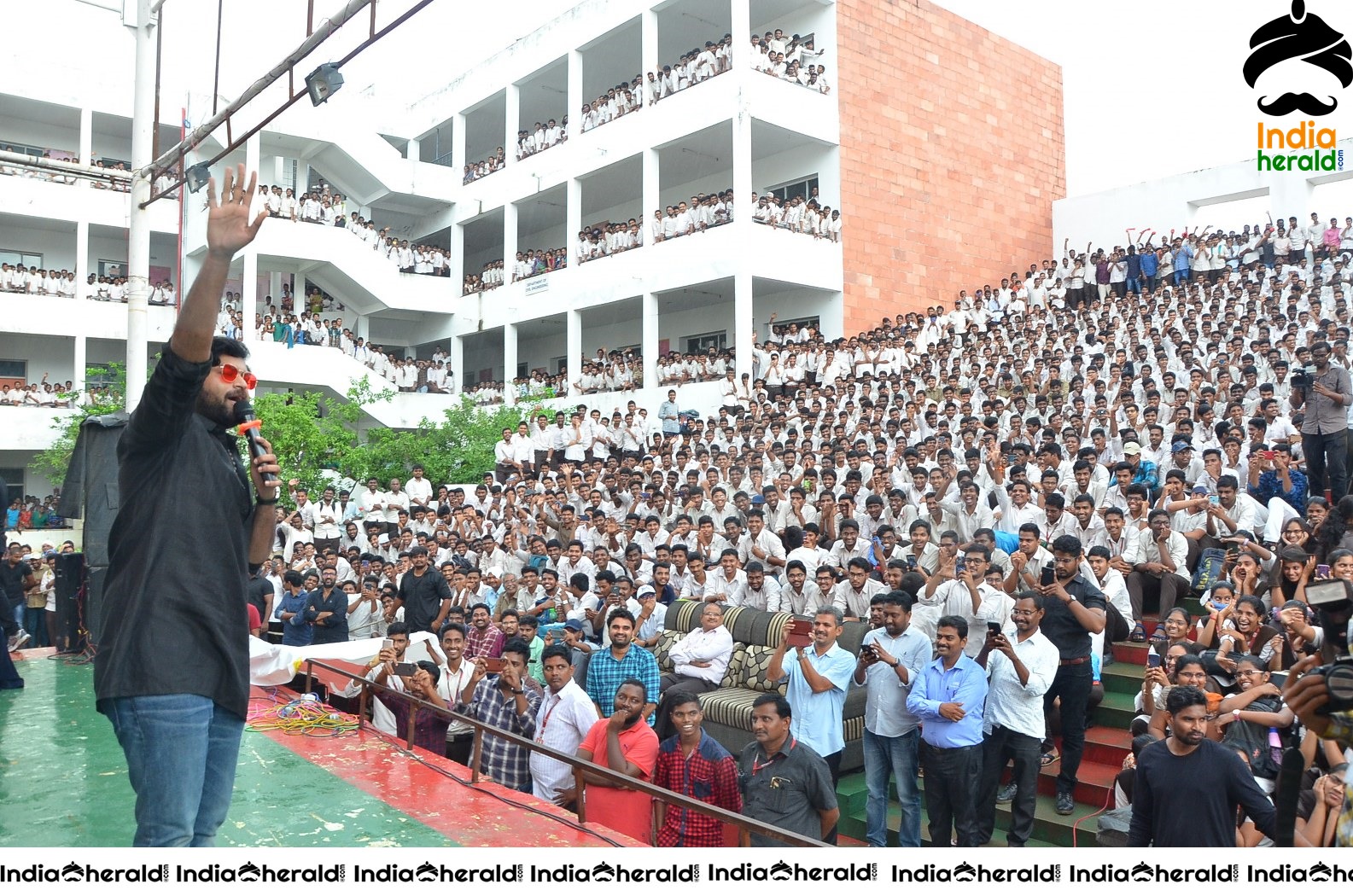 Gaddalakonda Ganesh Team At Vijayawada VVIT College Set 3