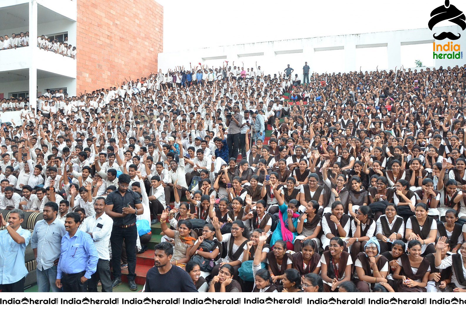 Gaddalakonda Ganesh Team At Vijayawada VVIT College Set 3