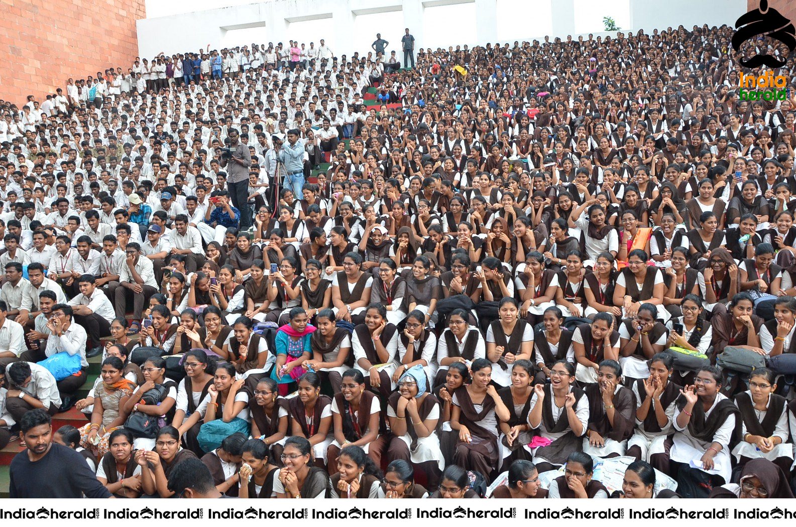 Gaddalakonda Ganesh Team At Vijayawada VVIT College Set 3