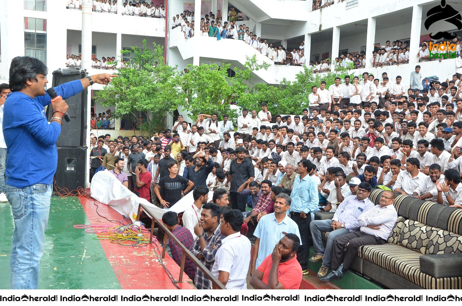 Gaddalakonda Ganesh Team At Vijayawada VVIT College Set 3