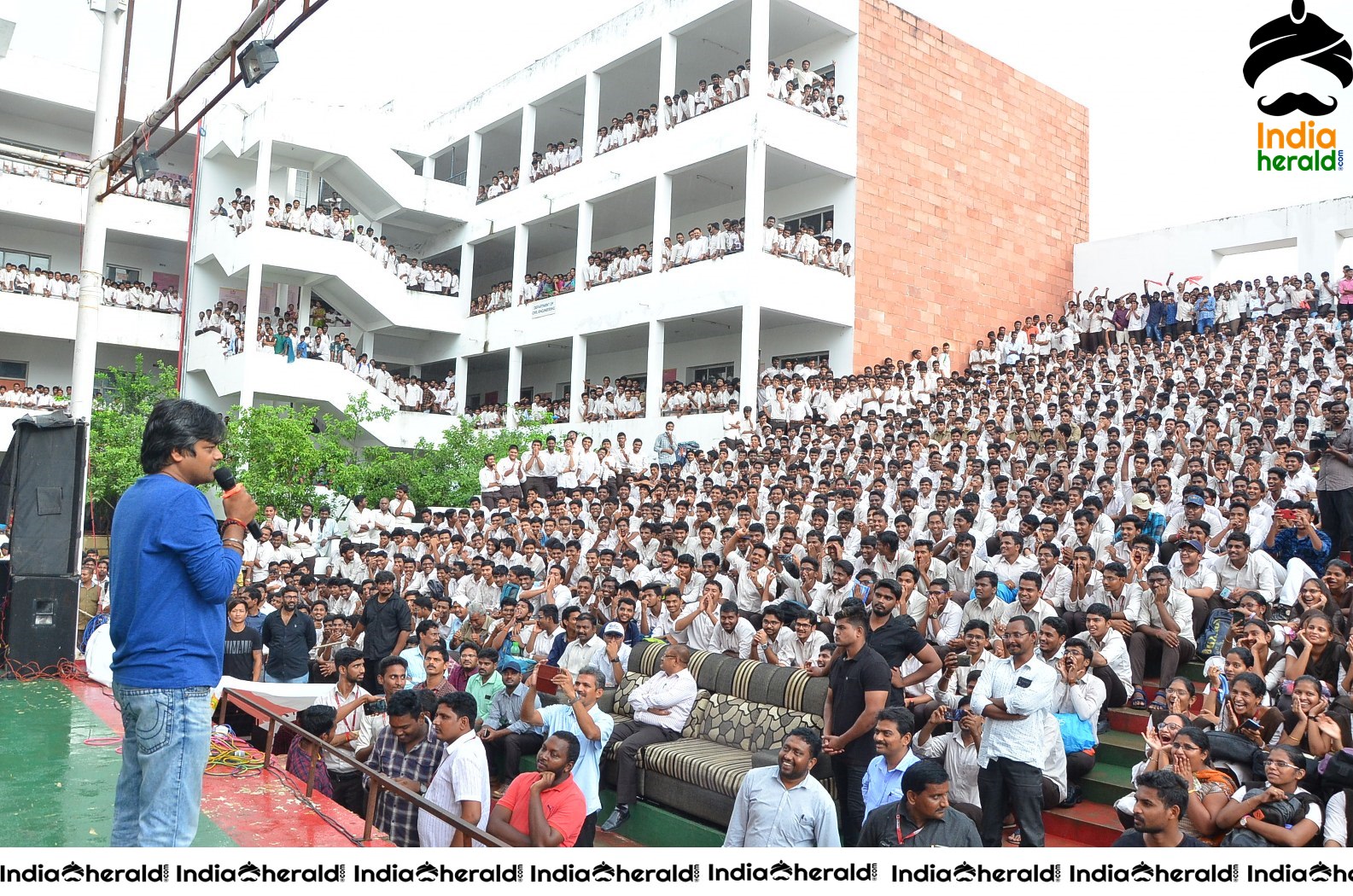 Gaddalakonda Ganesh Team At Vijayawada VVIT College Set 3