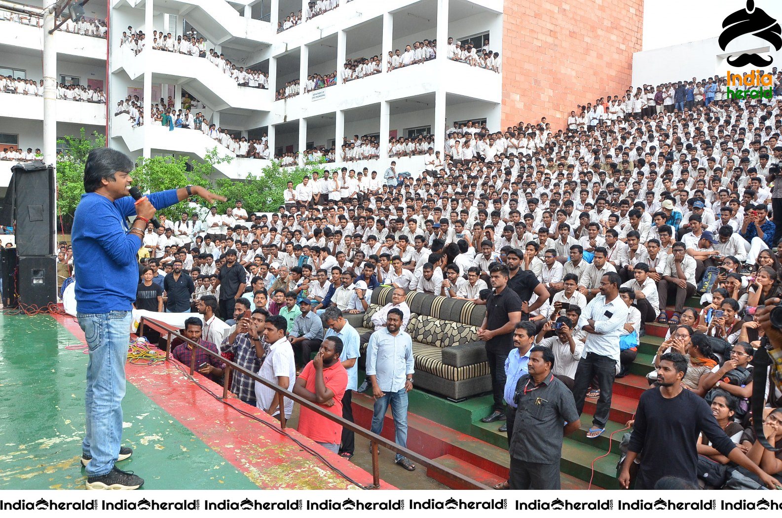 Gaddalakonda Ganesh Team At Vijayawada VVIT College Set 3