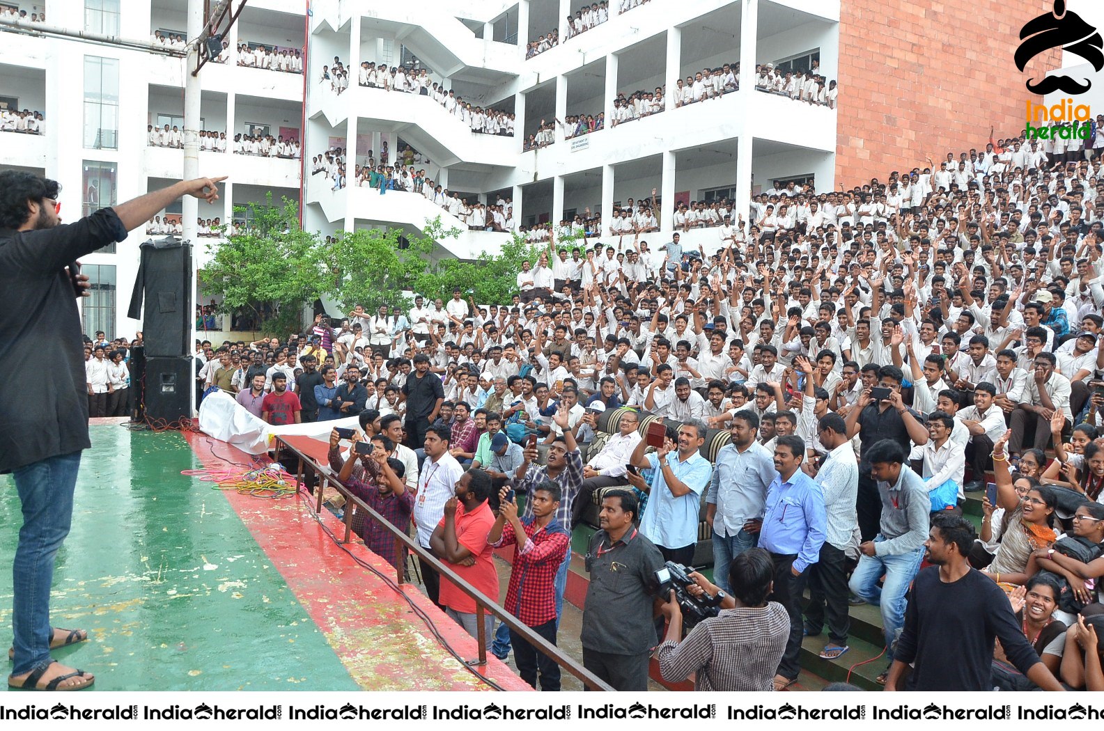 Gaddalakonda Ganesh Team At Vijayawada VVIT College Set 3